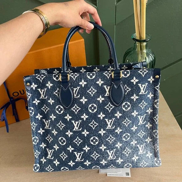 ❌SOLD❌NEW Louis Vuitton On The Go OTG MM Denim Sold OUT Tote Bag - Picture 4 of 10